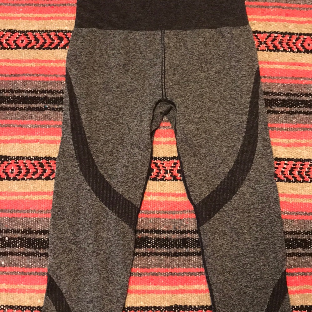 Fabletics capris
